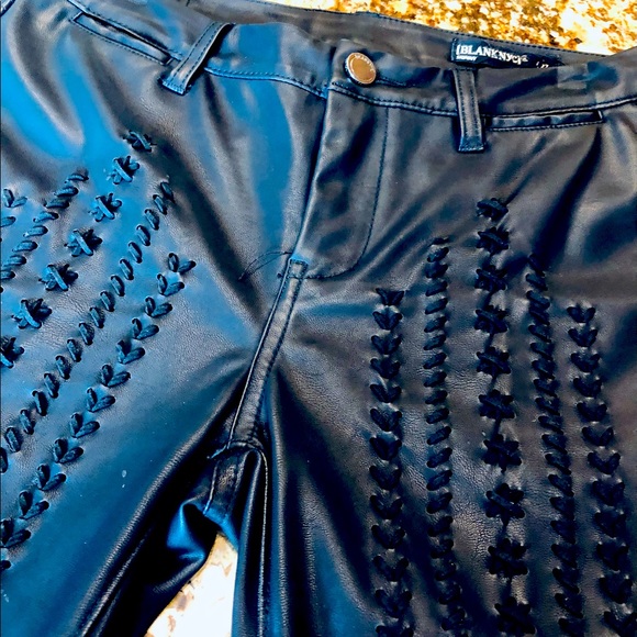 BLANK NYC Black Faux Leather Vegan Whipstitch Rock & Roll Jeans! Size 27 - Picture 2 of 15